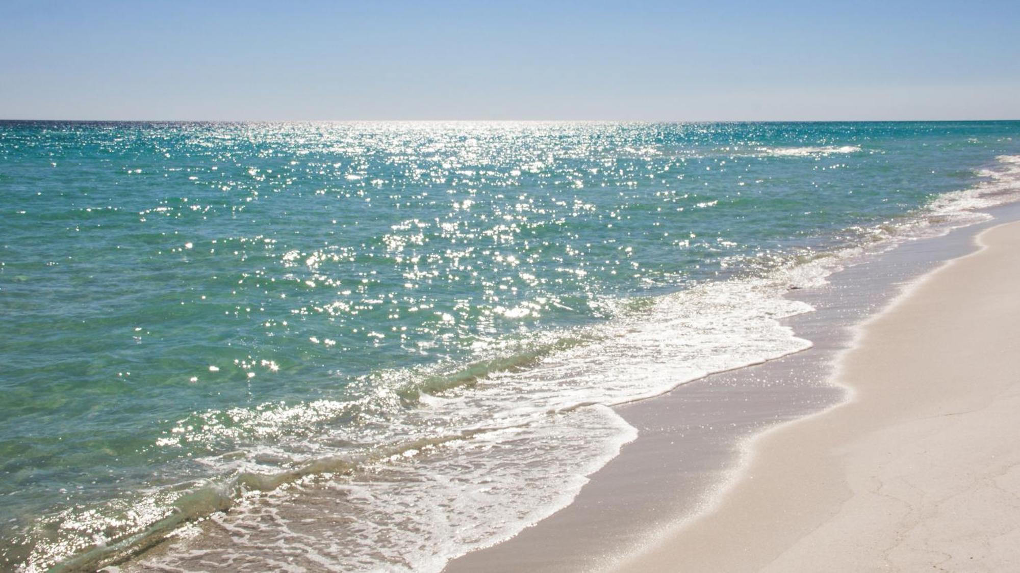 Gorgeous 3bd/25ba New W/ Private Heated Pool Steps From Beach!